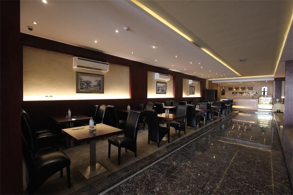 ריאד Taleen Granada Hotel Apartments מראה חיצוני תמונה