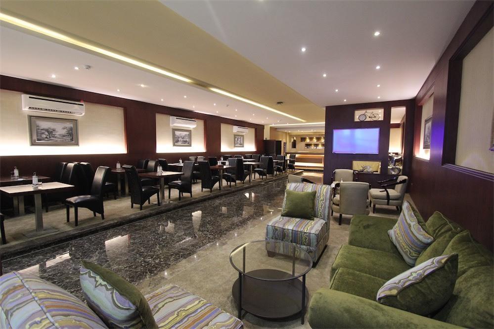 ריאד Taleen Granada Hotel Apartments מראה חיצוני תמונה